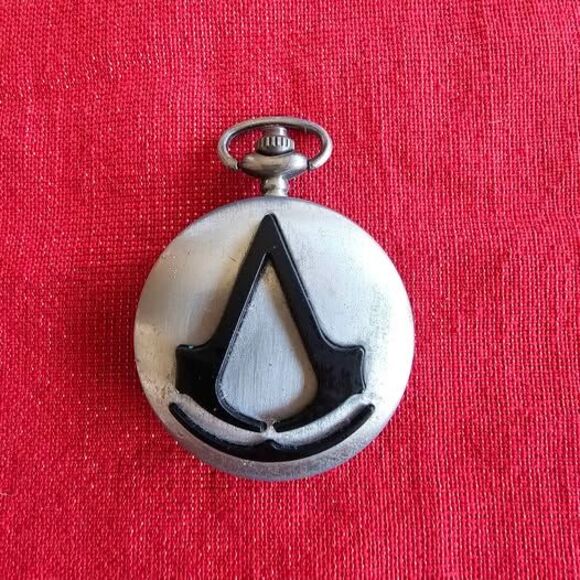 Assassin's Creed Themed Pocket Watch - Picture 1 of 4